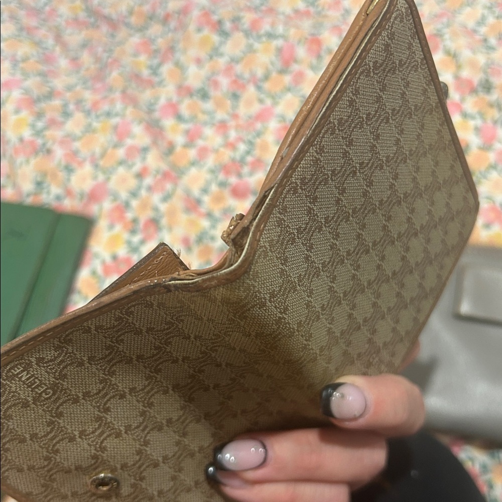 Four Wallets Authentic. - image 5